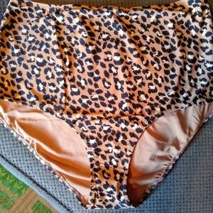 NWT Aerie leopard swim bottom